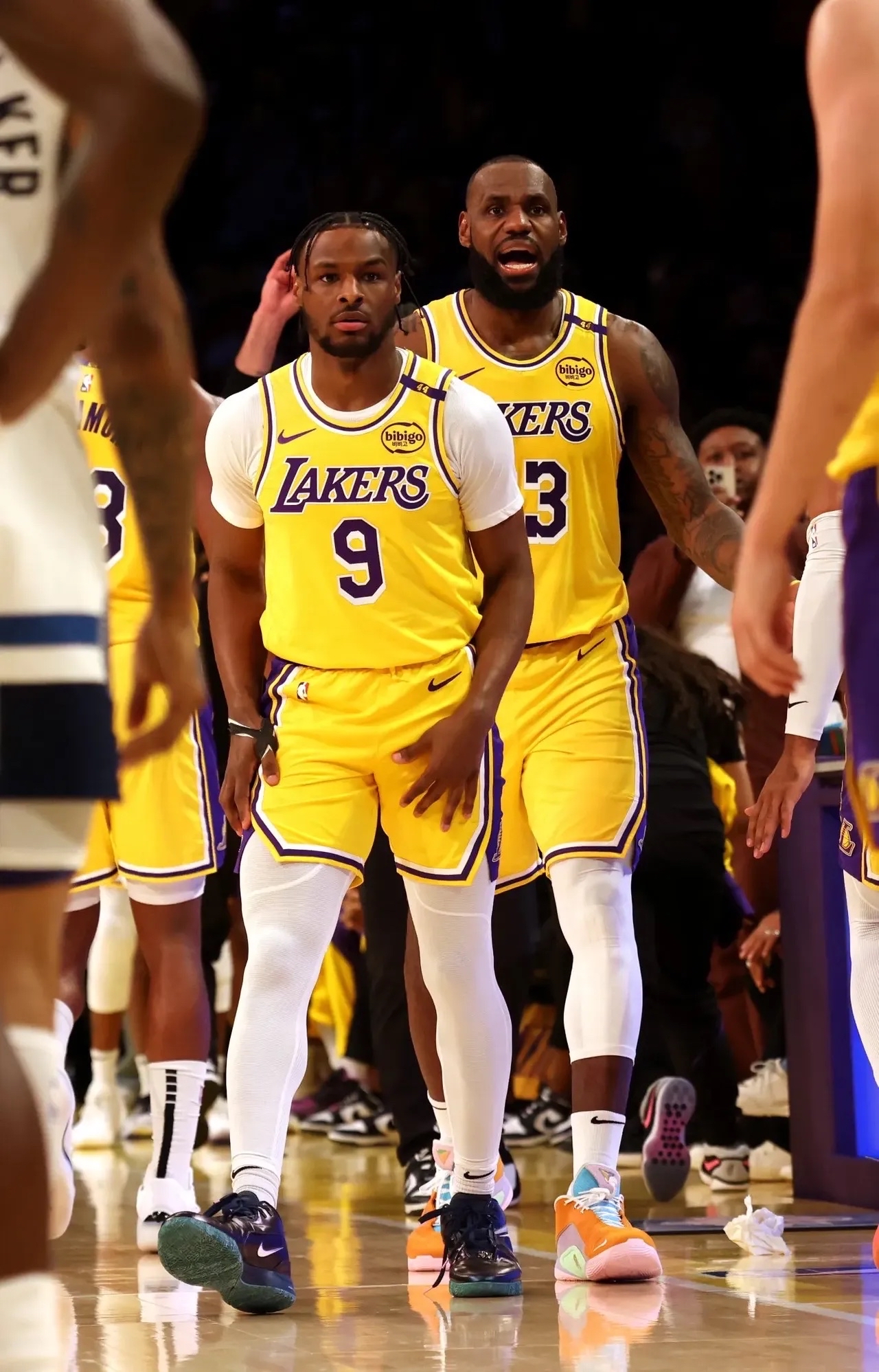 国王横扫天津队,詹姆斯扛起全队 国王横扫天津队,詹姆斯扛起全队