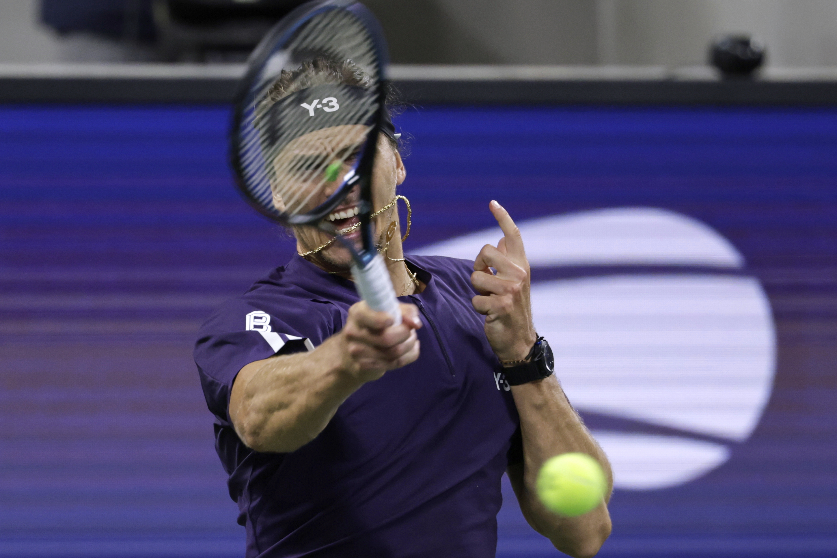 法网鏖战美网,兹维列夫统治全场 法网鏖战美网,兹维列夫统治全场